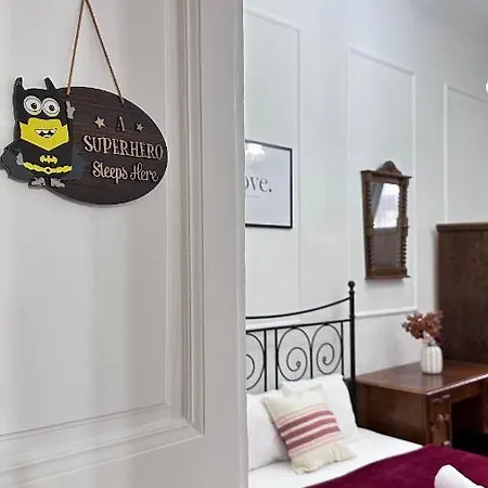 Homestay Jozsef 68 - Near Newyork Cafe Budapest