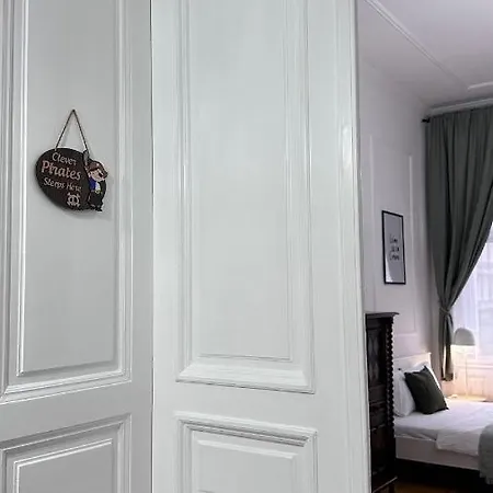 Jozsef 68 - Near Newyork Cafe Homestay Budapest